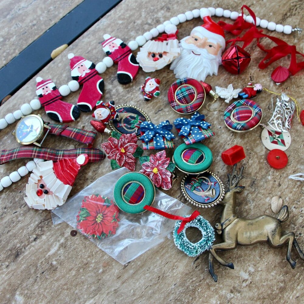 Lot of vintage Christmas trinket and vintage earrings